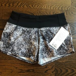 Lululemon run times shorts size 2 NWT